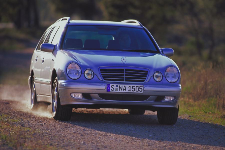  Mercedes-Benz E-Class 1996 года  (фото 13 из 23)